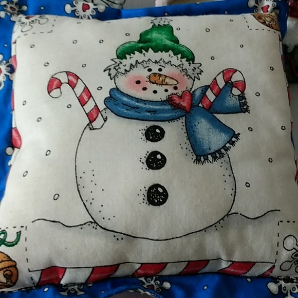 Handmade Charming Mini Reversable Christmas Cushions (5) - Picture 8 of 11